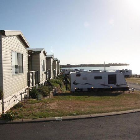 Sea Vu Caravan Park Роб Екстер'єр фото