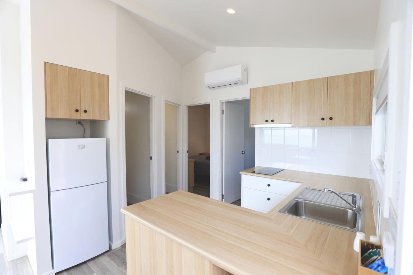 Sea Vu Caravan Park Роб Екстер'єр фото