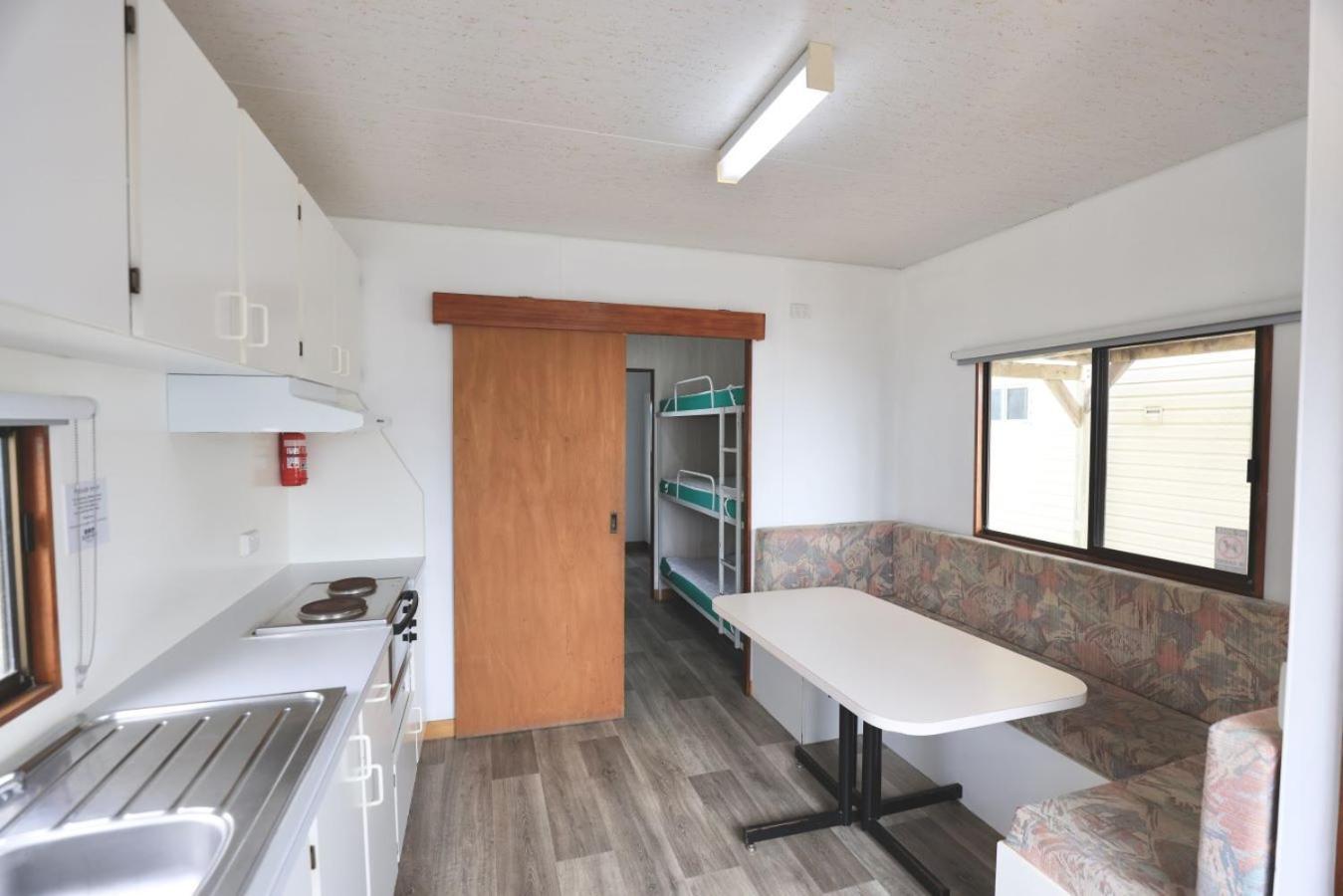 Sea Vu Caravan Park Роб Екстер'єр фото