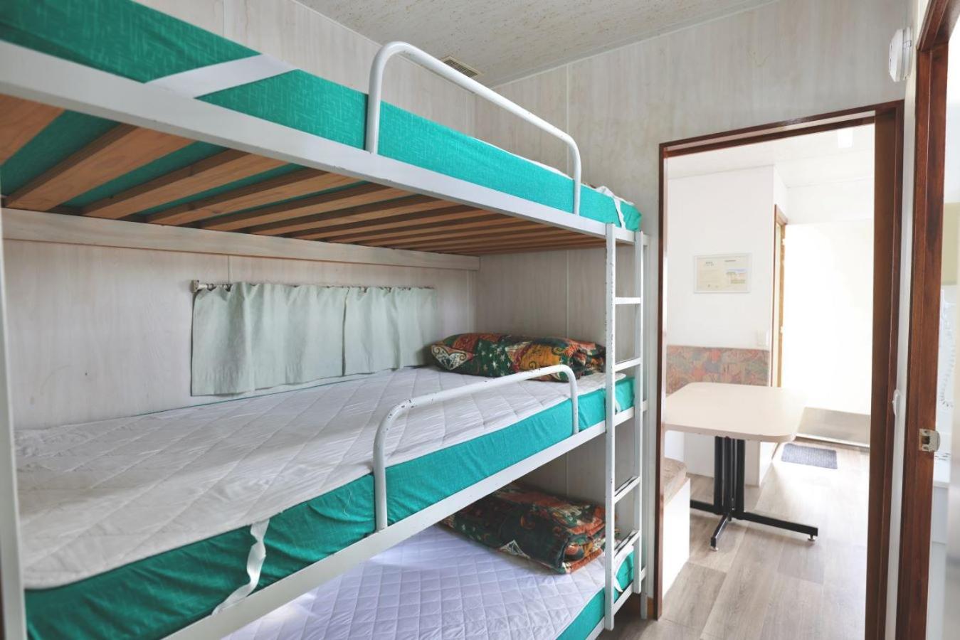 Sea Vu Caravan Park Роб Екстер'єр фото