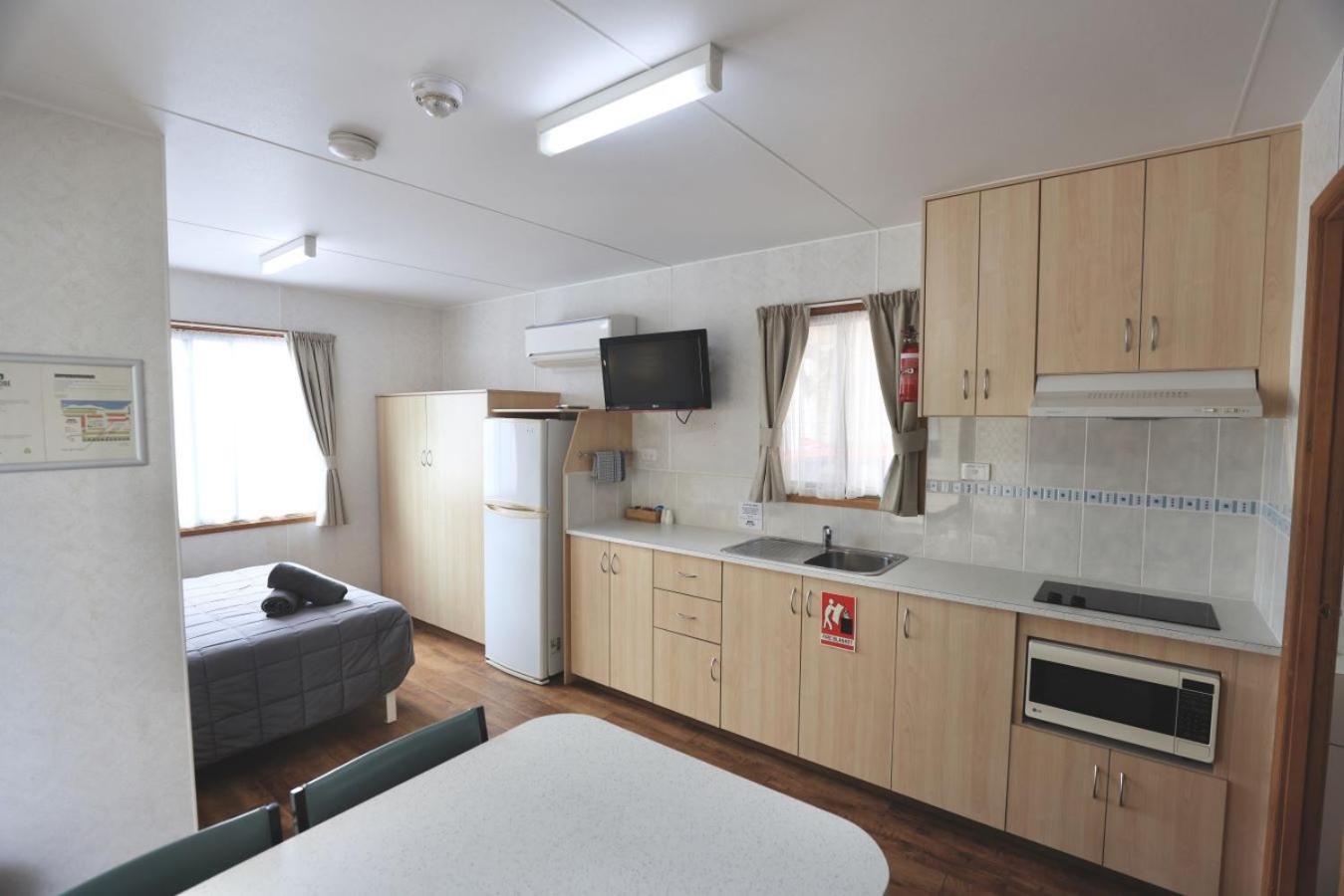 Sea Vu Caravan Park Роб Екстер'єр фото