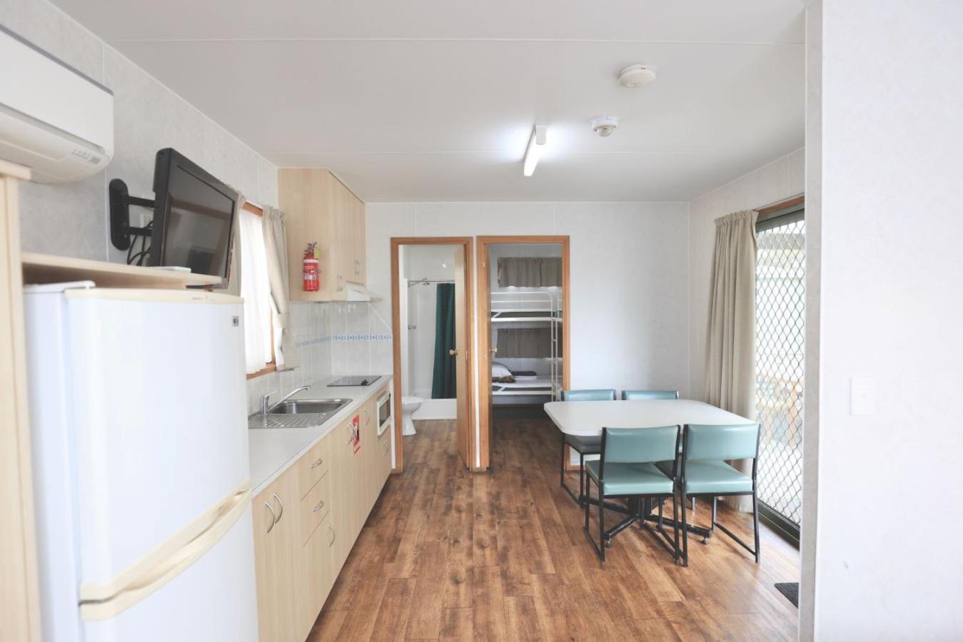 Sea Vu Caravan Park Роб Екстер'єр фото