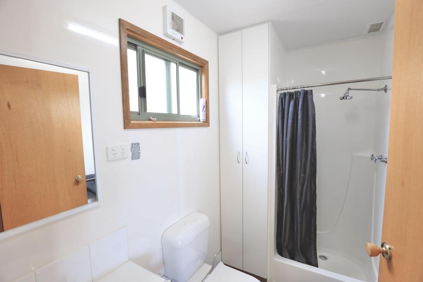 Sea Vu Caravan Park Роб Екстер'єр фото