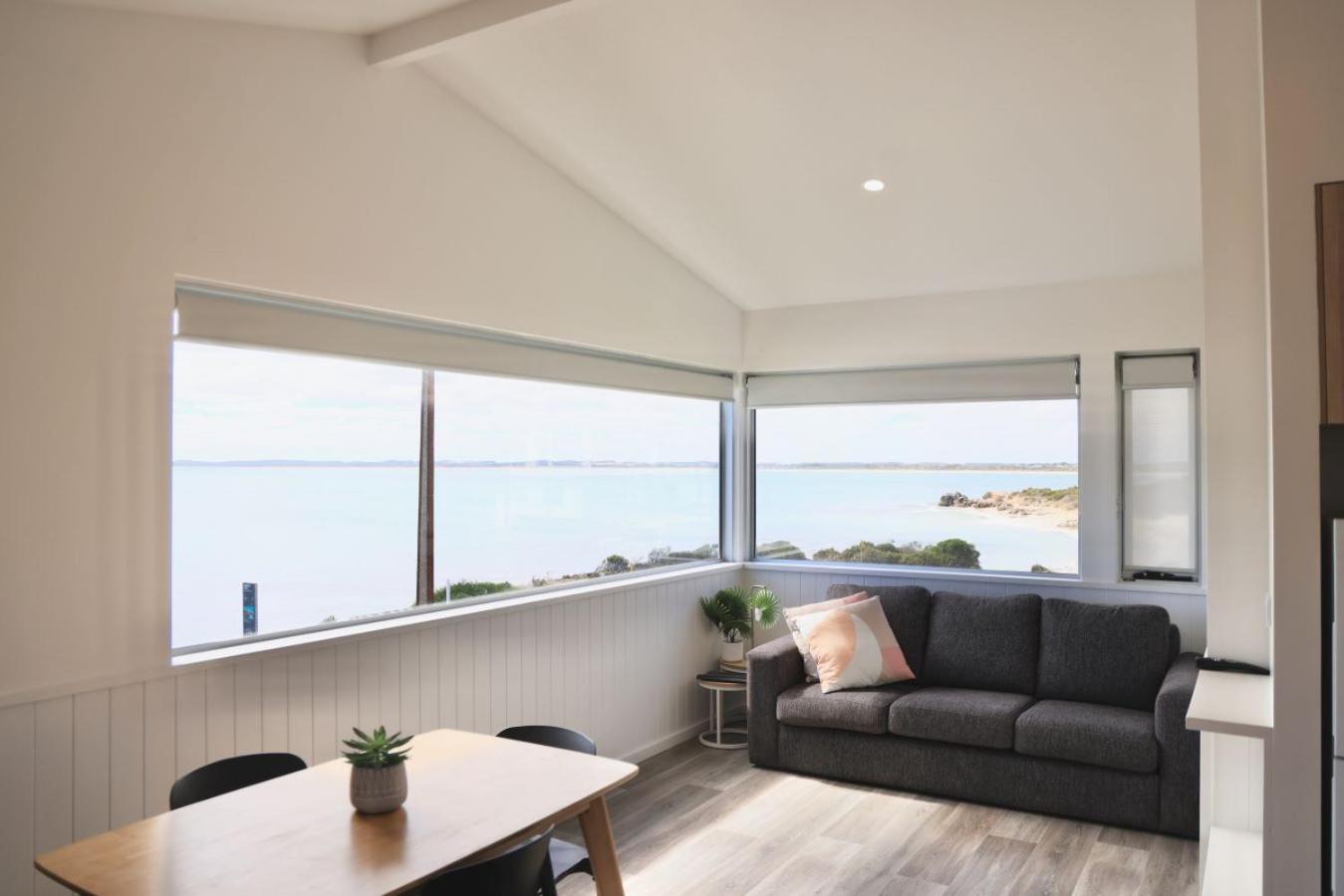 Sea Vu Caravan Park Роб Екстер'єр фото