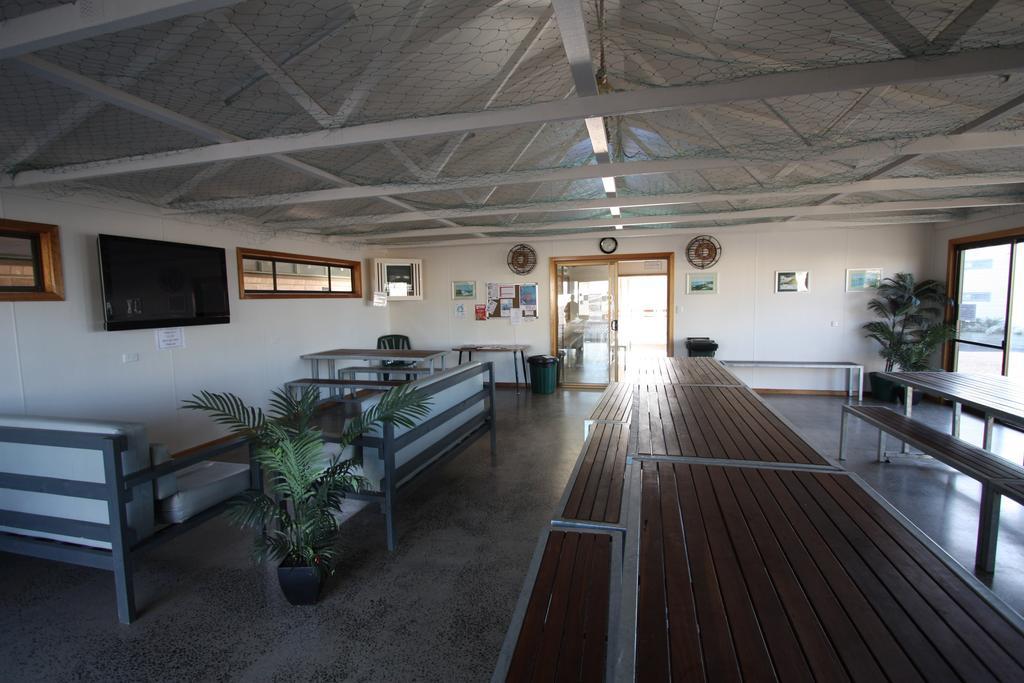 Sea Vu Caravan Park Роб Екстер'єр фото